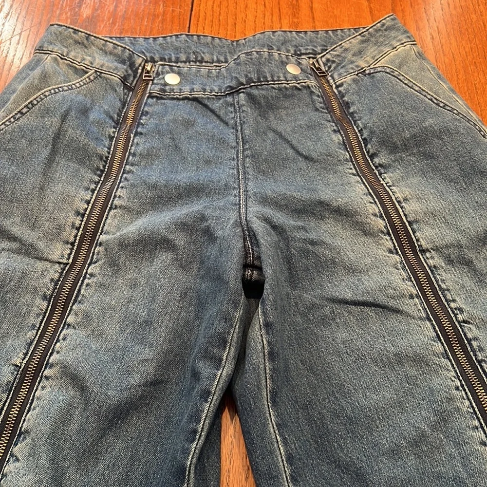 Boutique Cargo Style Jeans With Zippers Down Front Of Legs Size 13 - Picture 7 of 12